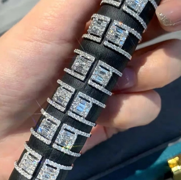 HOST PICK 😍 Beautiful Diamond Finger Ring - Picture 4 of 4